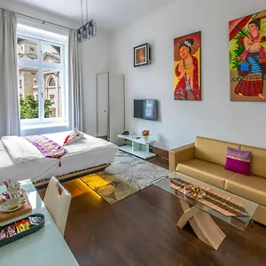 Szálloda Andrássy Thai, Budapest