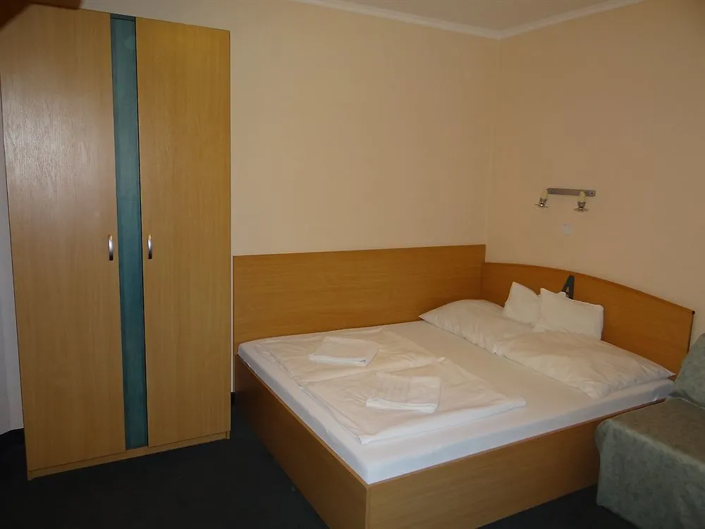 ***  Alfred Panzio Bed & Breakfast Budapest Hungary